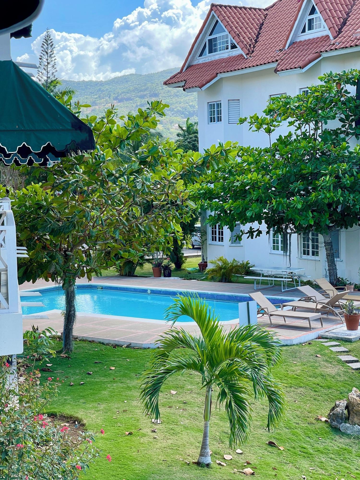 Vista Piscina Luxury Apartments and Rooms, The Lagoons