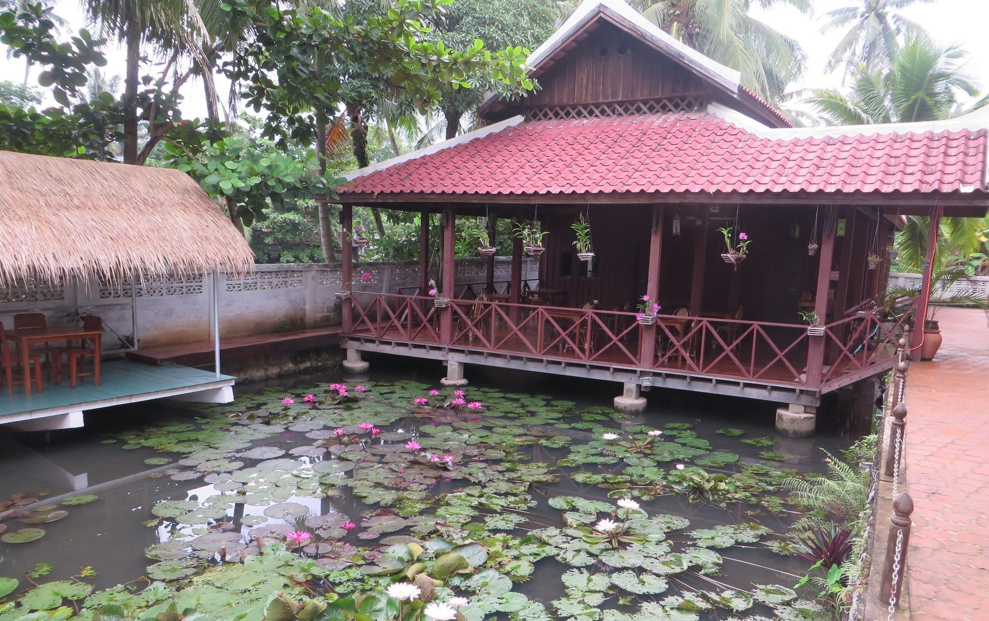 Vista Exterior Villa Mahasok Hotel