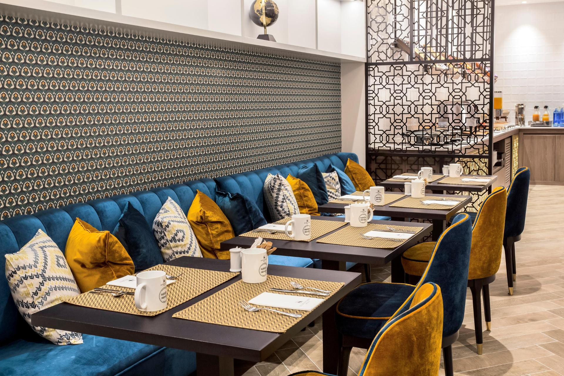 Bar/Salón Eurostars Puerta Real Hotel