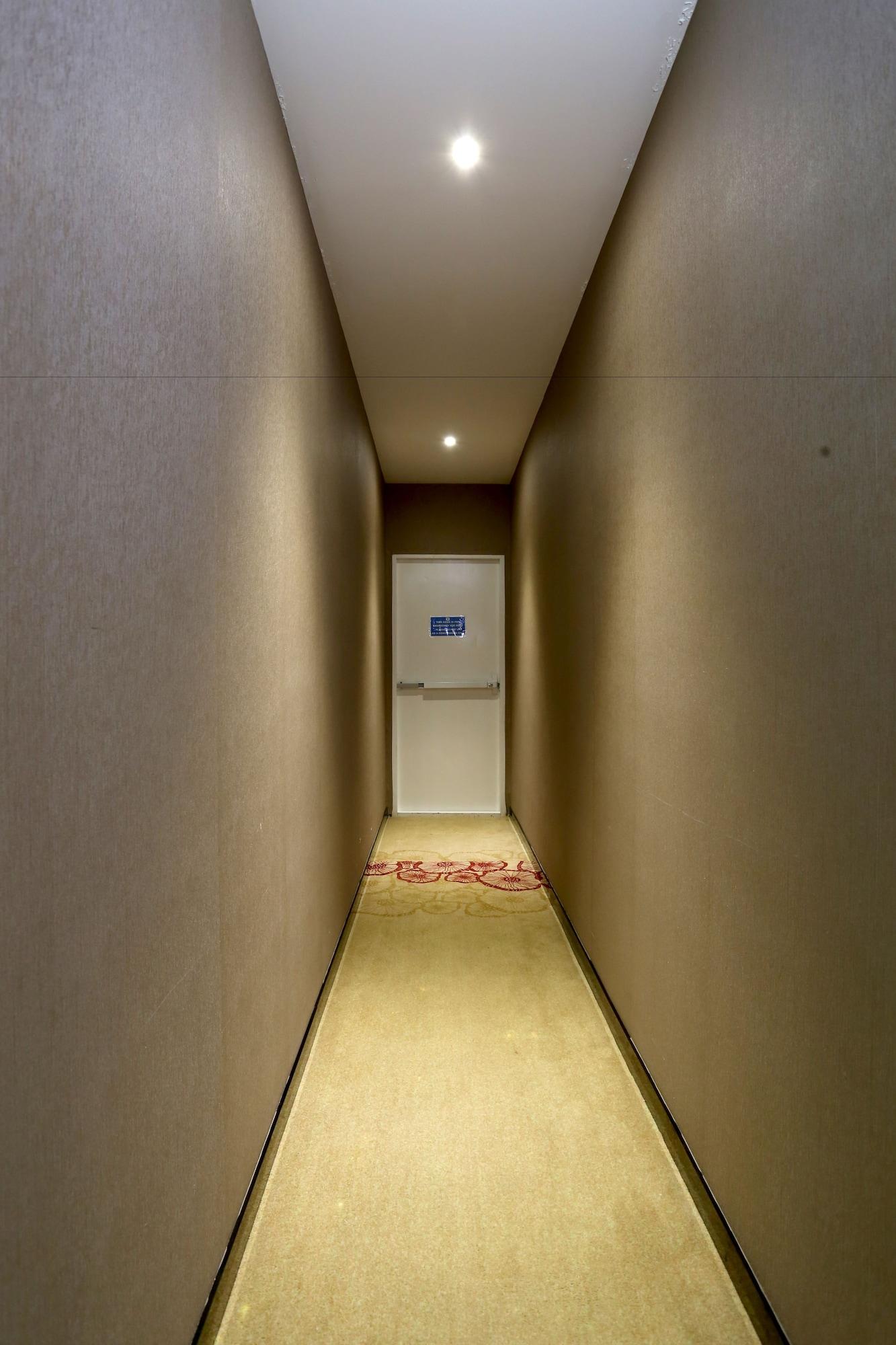 Varios Lotus Blu Hotel