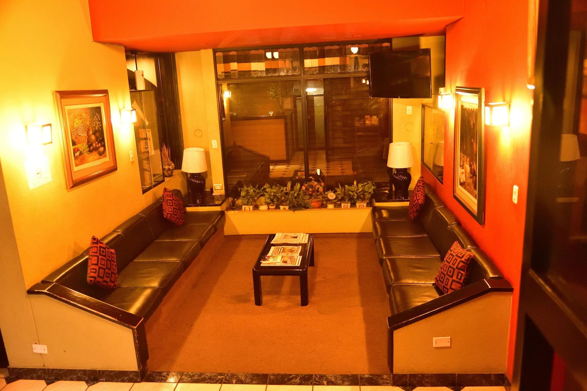 Varios Hotel Holiday Suites