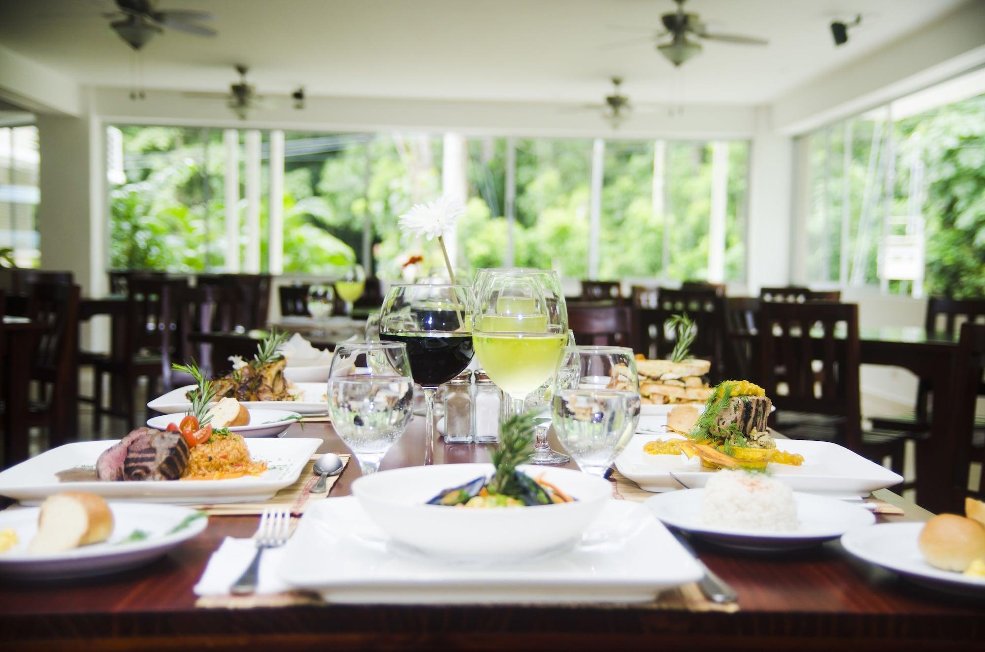 Restaurant Hotel Arenas en Punta Leona