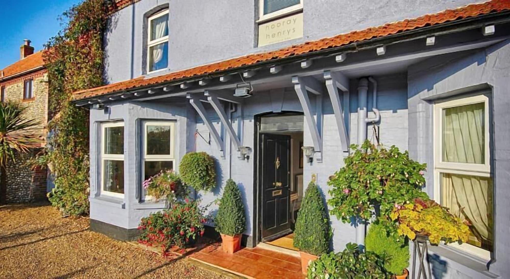 Varios Hooray Henrys Sheringham