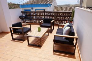 Alquiler Vacacional - Lovely village house close to many beaches. Large private sunny roof terrace.