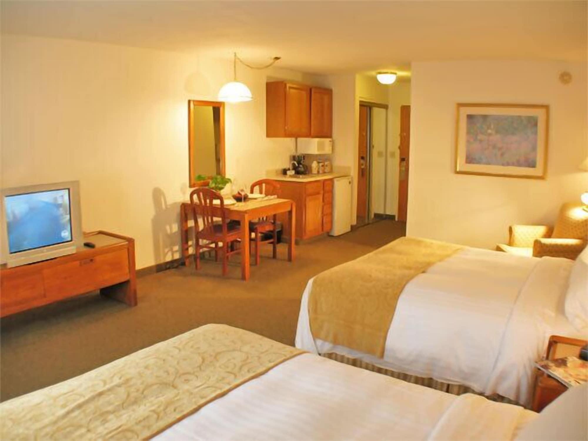 Varios Rosemont Suites