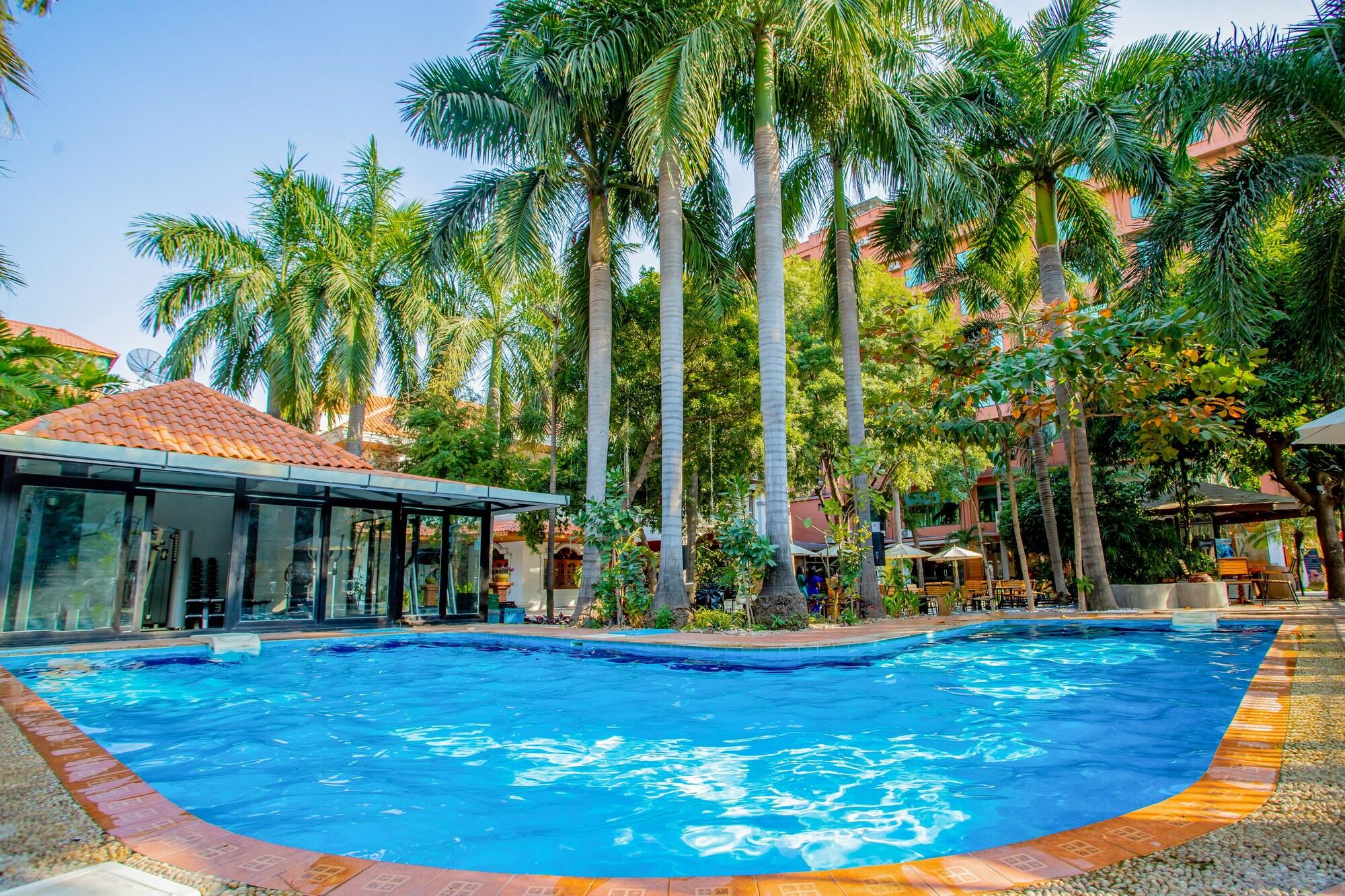 Vista Exterior E-Outfitting Golden Country Hotel