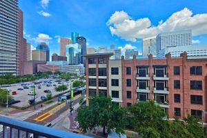 Renta temporal - Downtown High Rise w Skyline Views Rooftop Pool