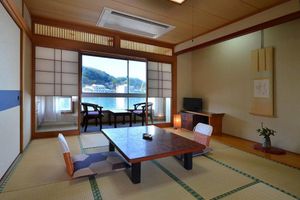 Alojamiento - Ryokan KANAMARU