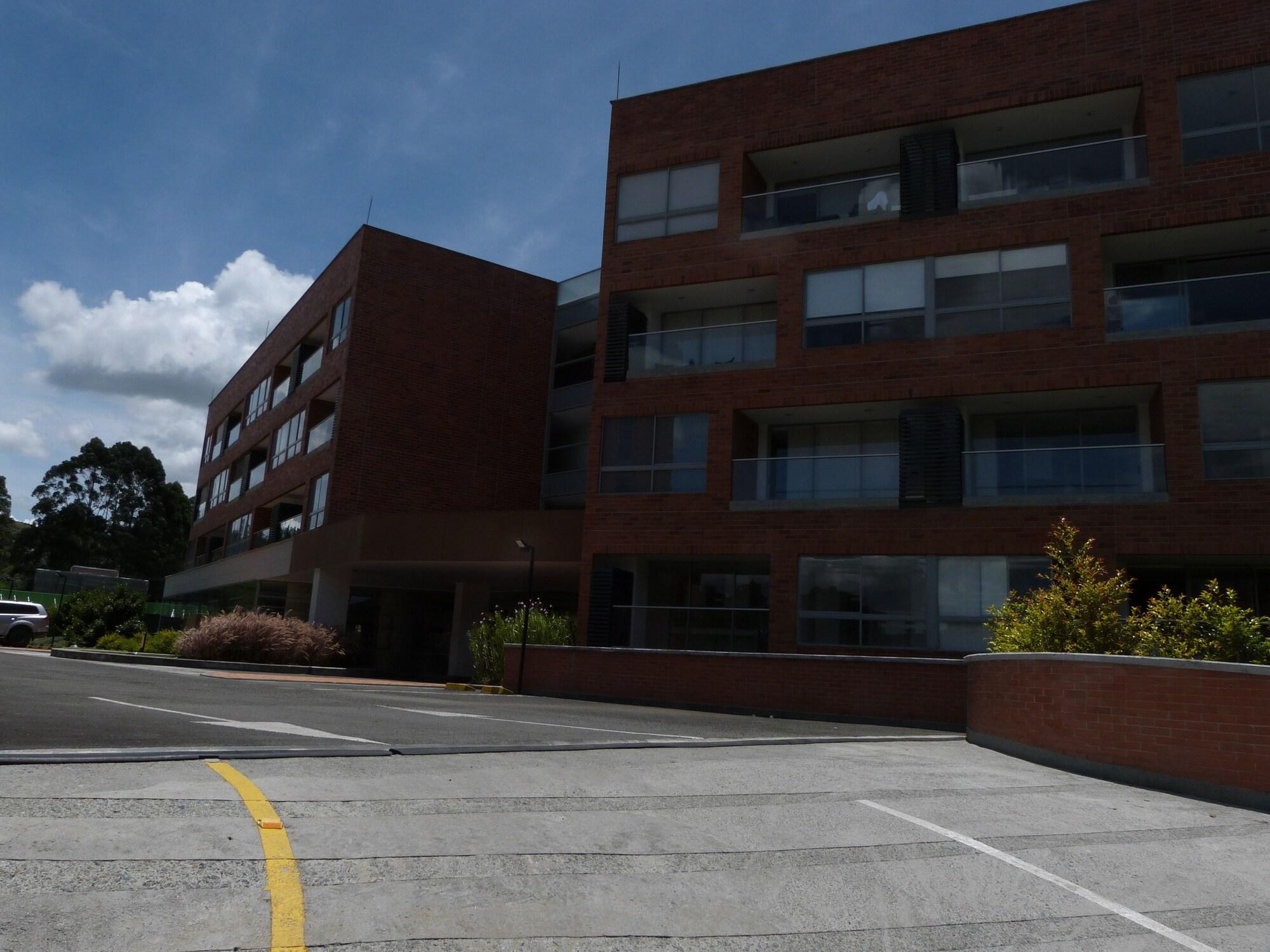 Vista Exterior Portanova Suites