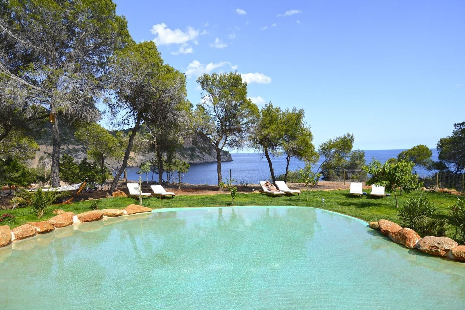 Vista Piscina Hostal Cala Boix