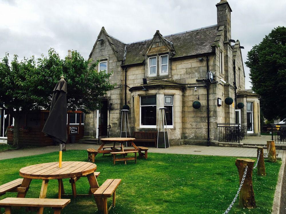 Vista Exterior Ravelston House