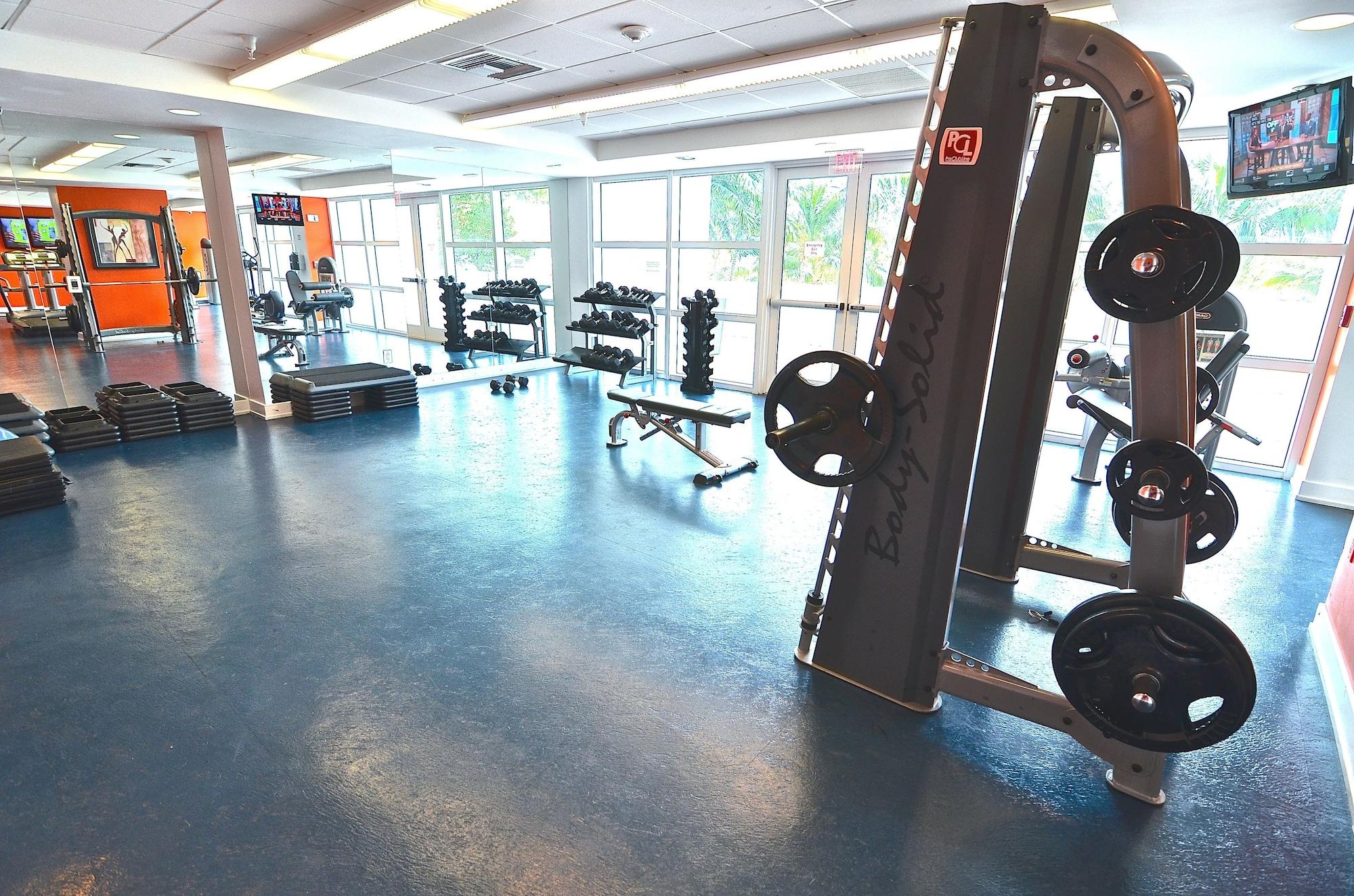 Gimnasio Riviera Luxury Living at River Oaks Marina and Tower