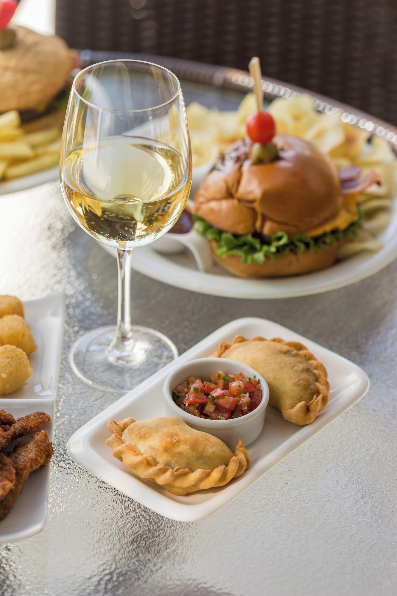 Restaurant Crowne Plaza Asuncion by IHG