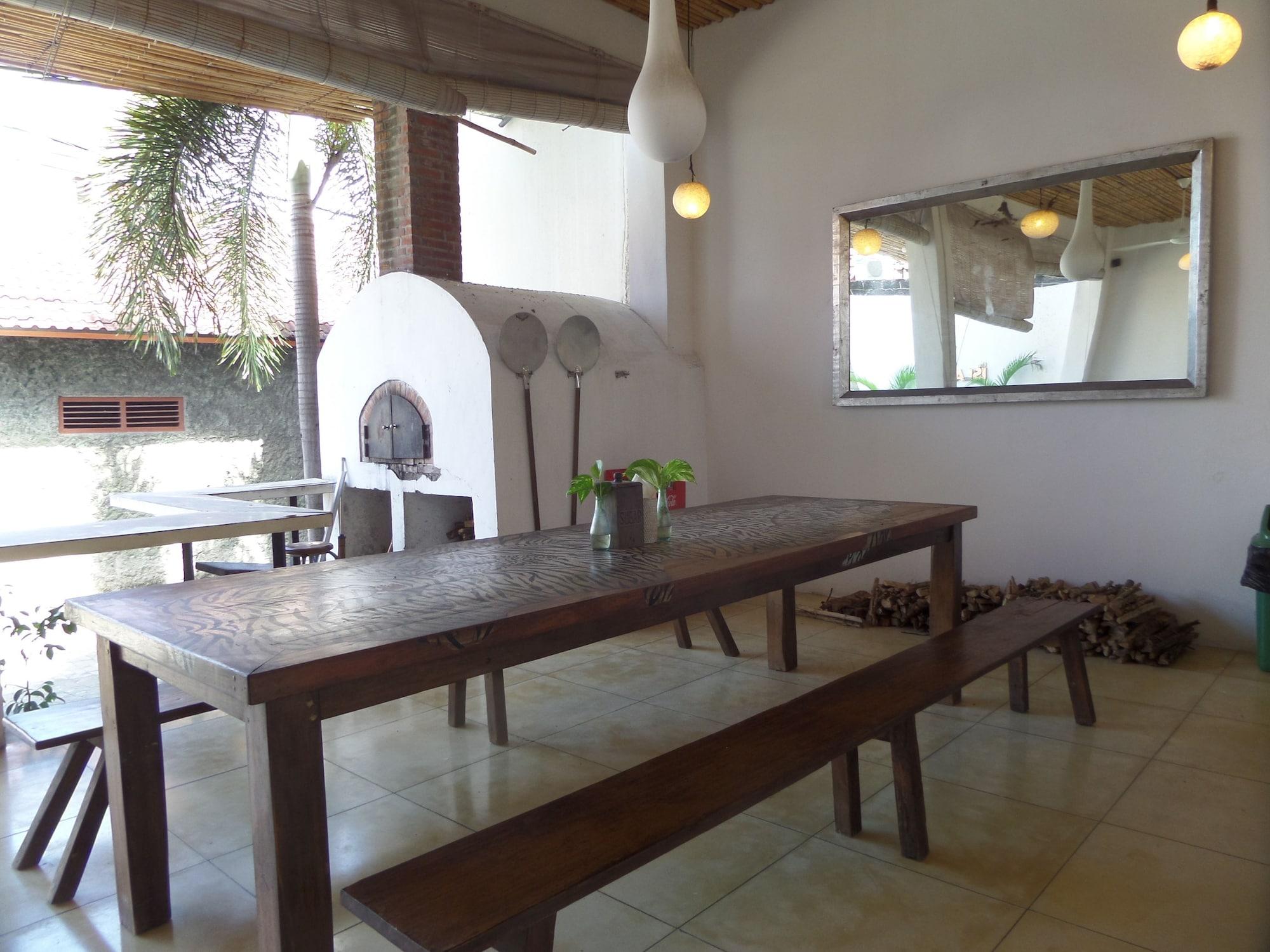 Restaurant The Island Hotel Bali - Hostel