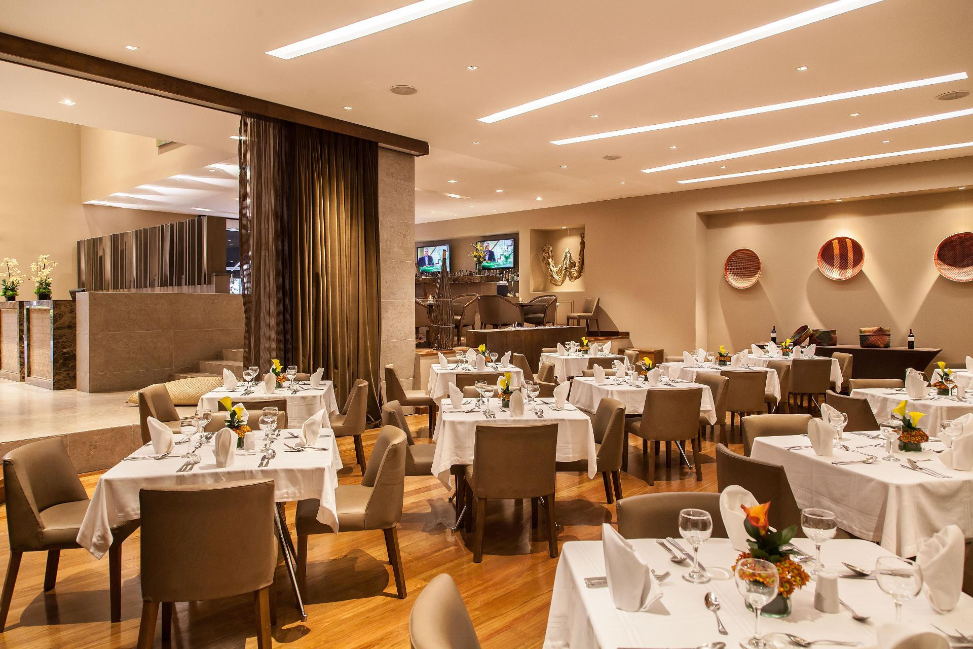 Restaurant Hotel Rosales Plaza