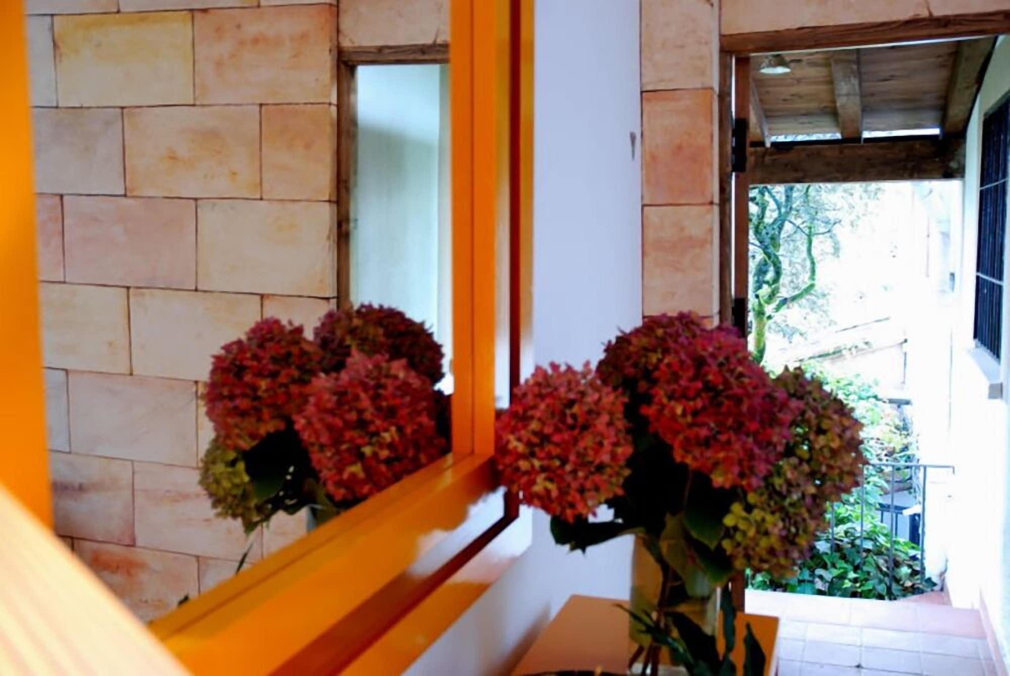Vista Lobby Hostal El Cardenillo