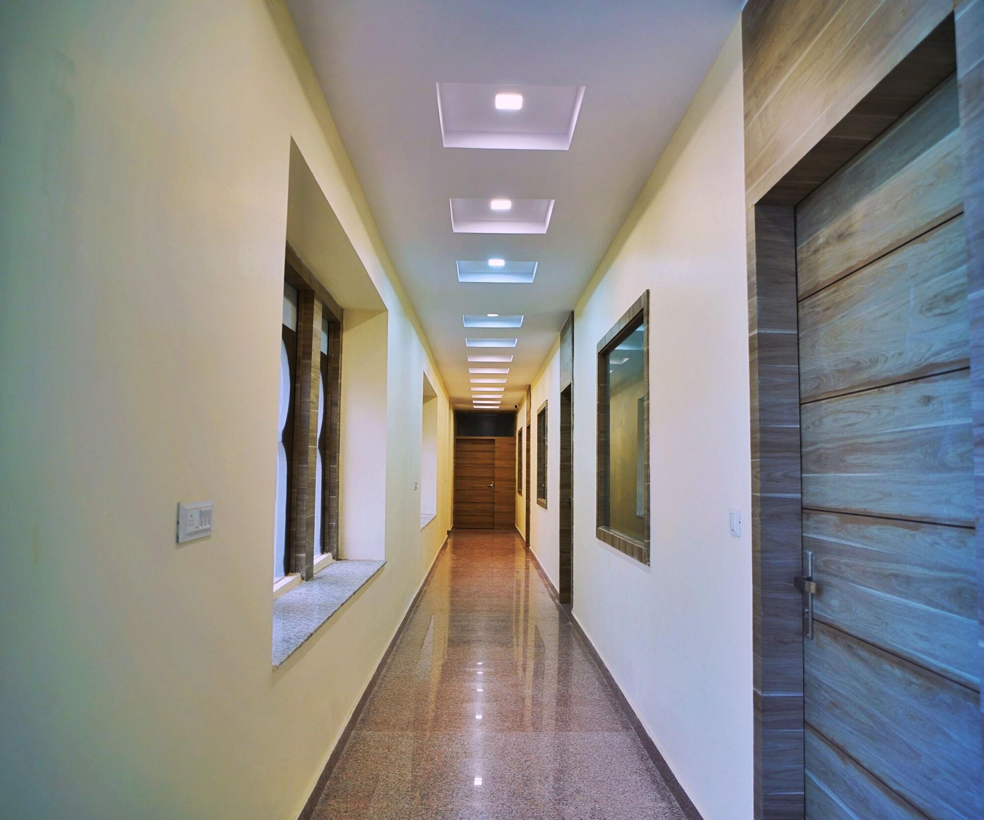 Vista Lobby Serenity Hill Resort Near - 2Km Fateh Sagar Lake Udaipur