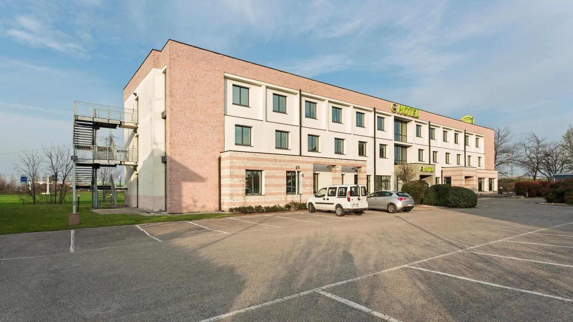 Vista Exterior B&B Hotel Mantova