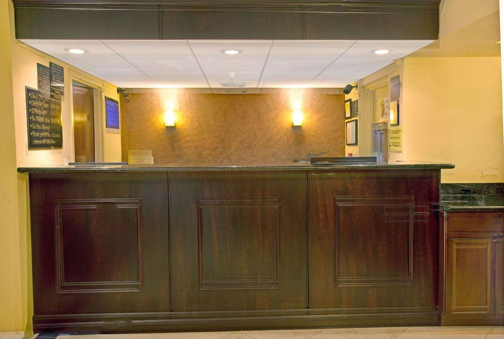Vista Lobby Super 8 Motel Fort Lauderdale Airport