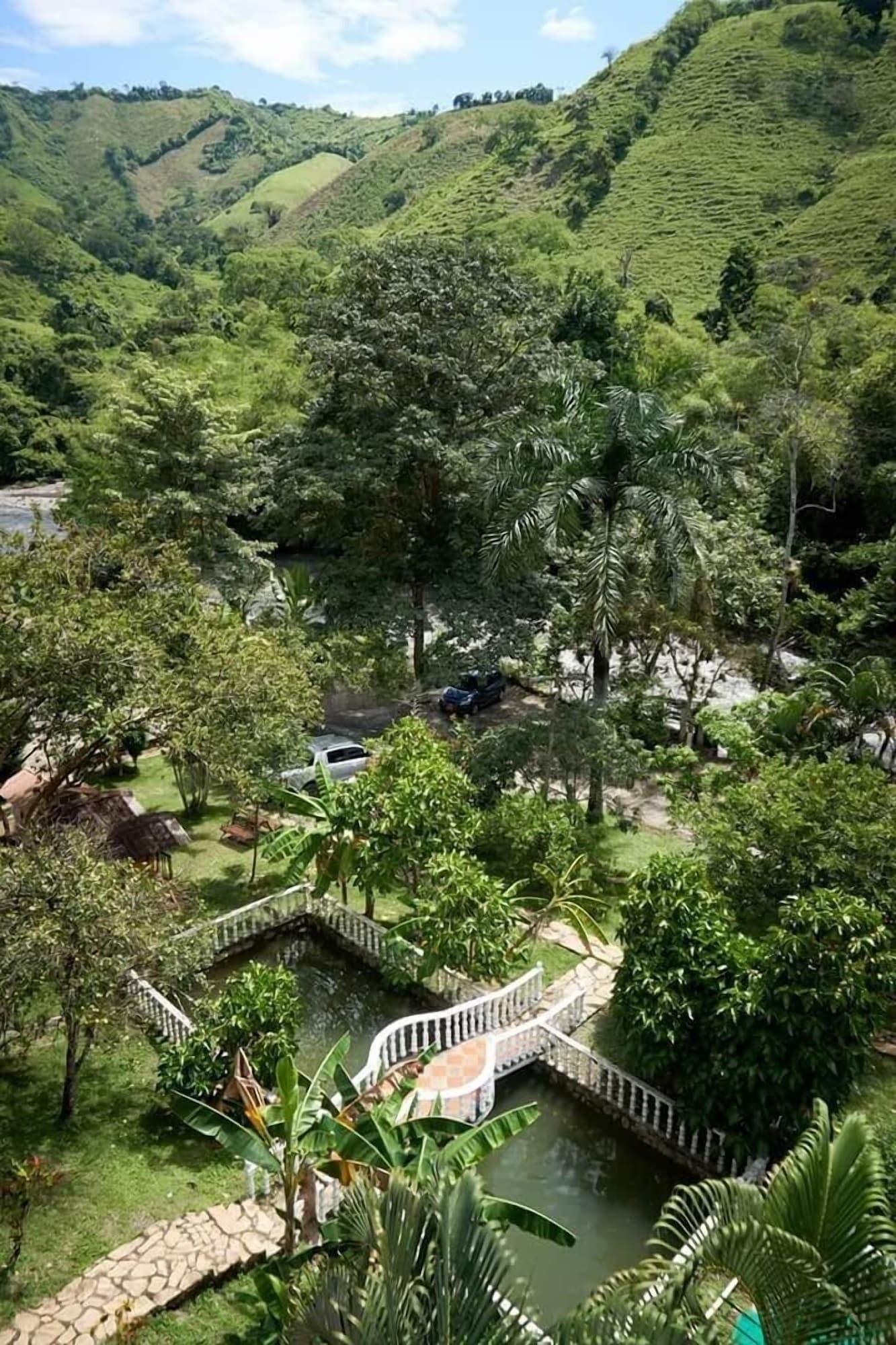 Vista Exterior Hotel Campestre La Gaitana
