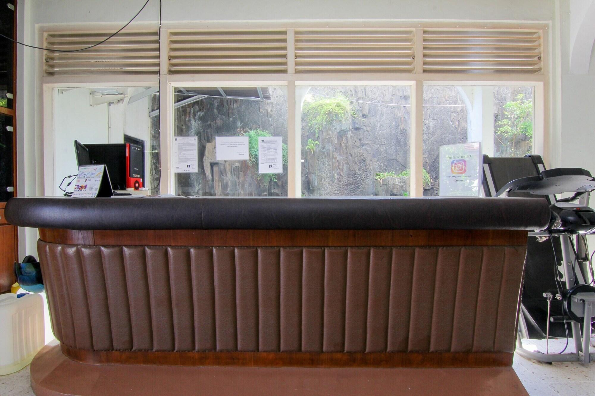 Vista Lobby Lestari Guesthouse