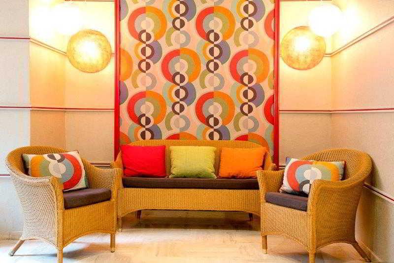 Vista Lobby Hotel Le Cardinal