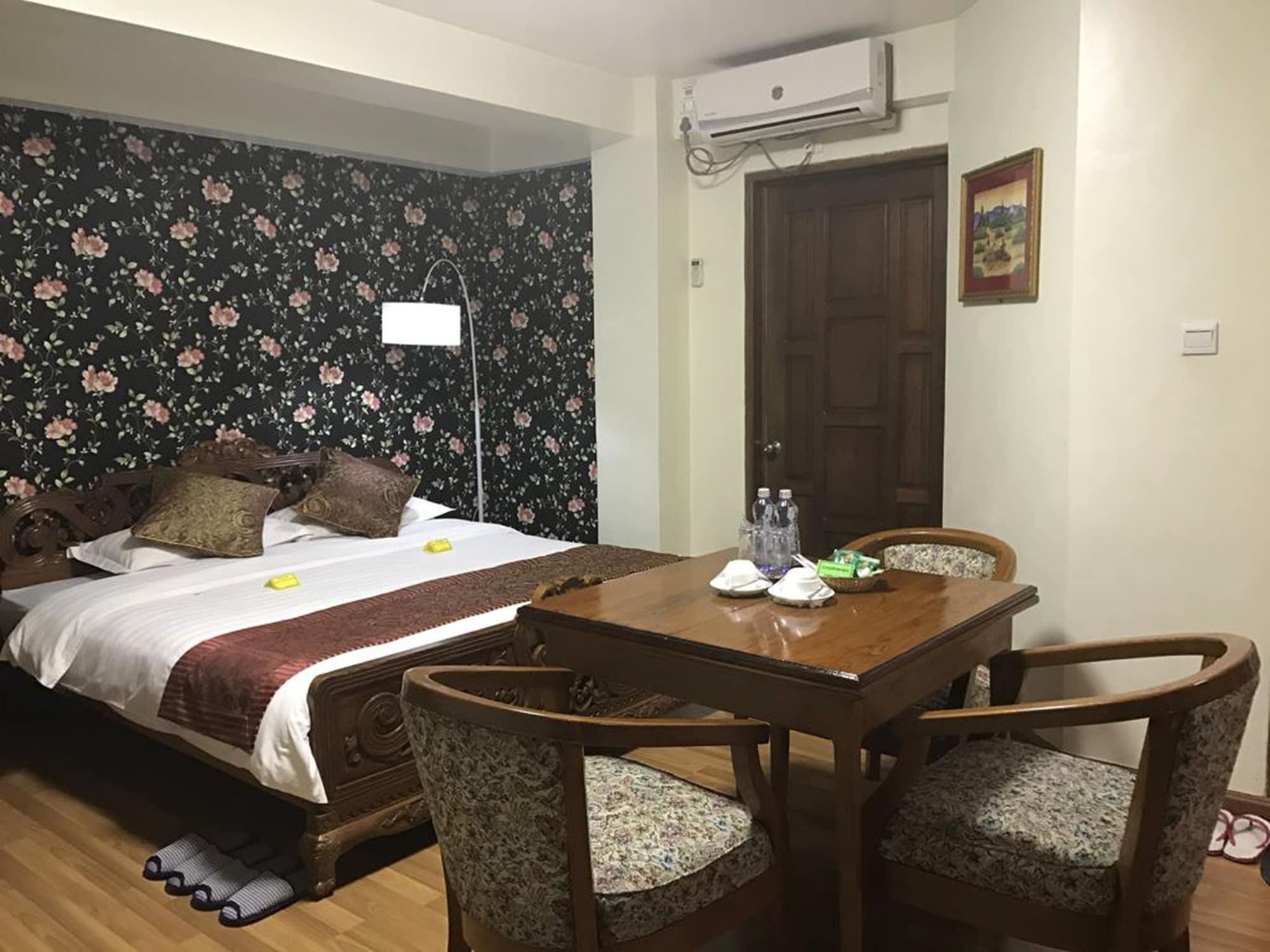 Habitación Crystal Palace Hotel