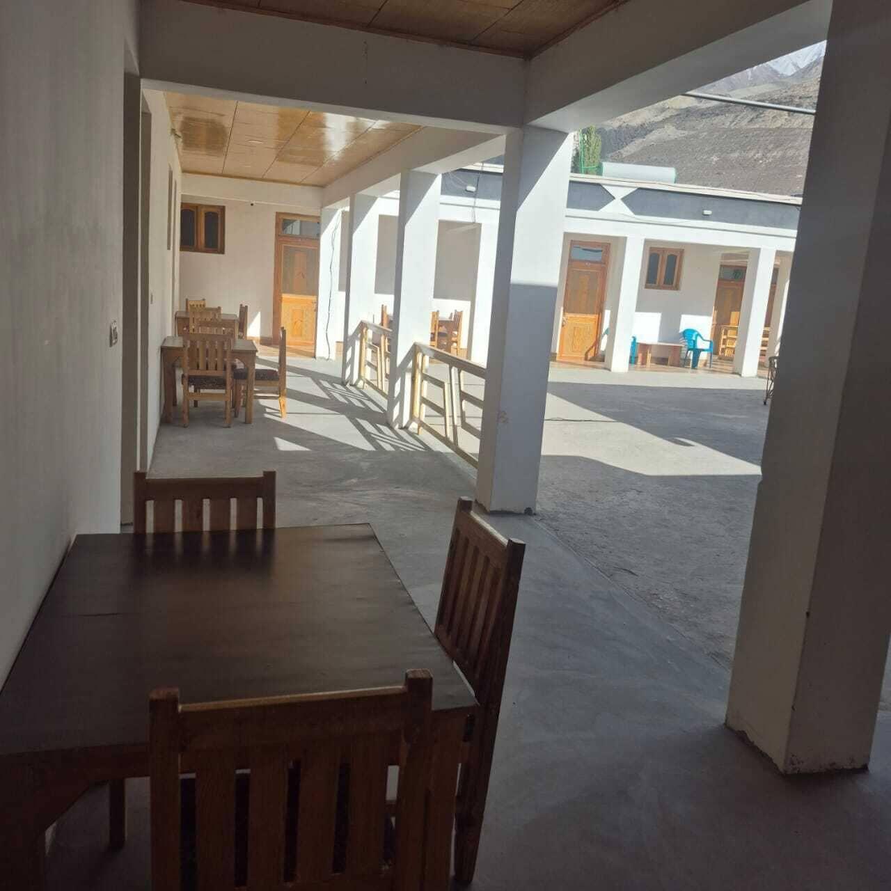Varios Hotel Real Siachen