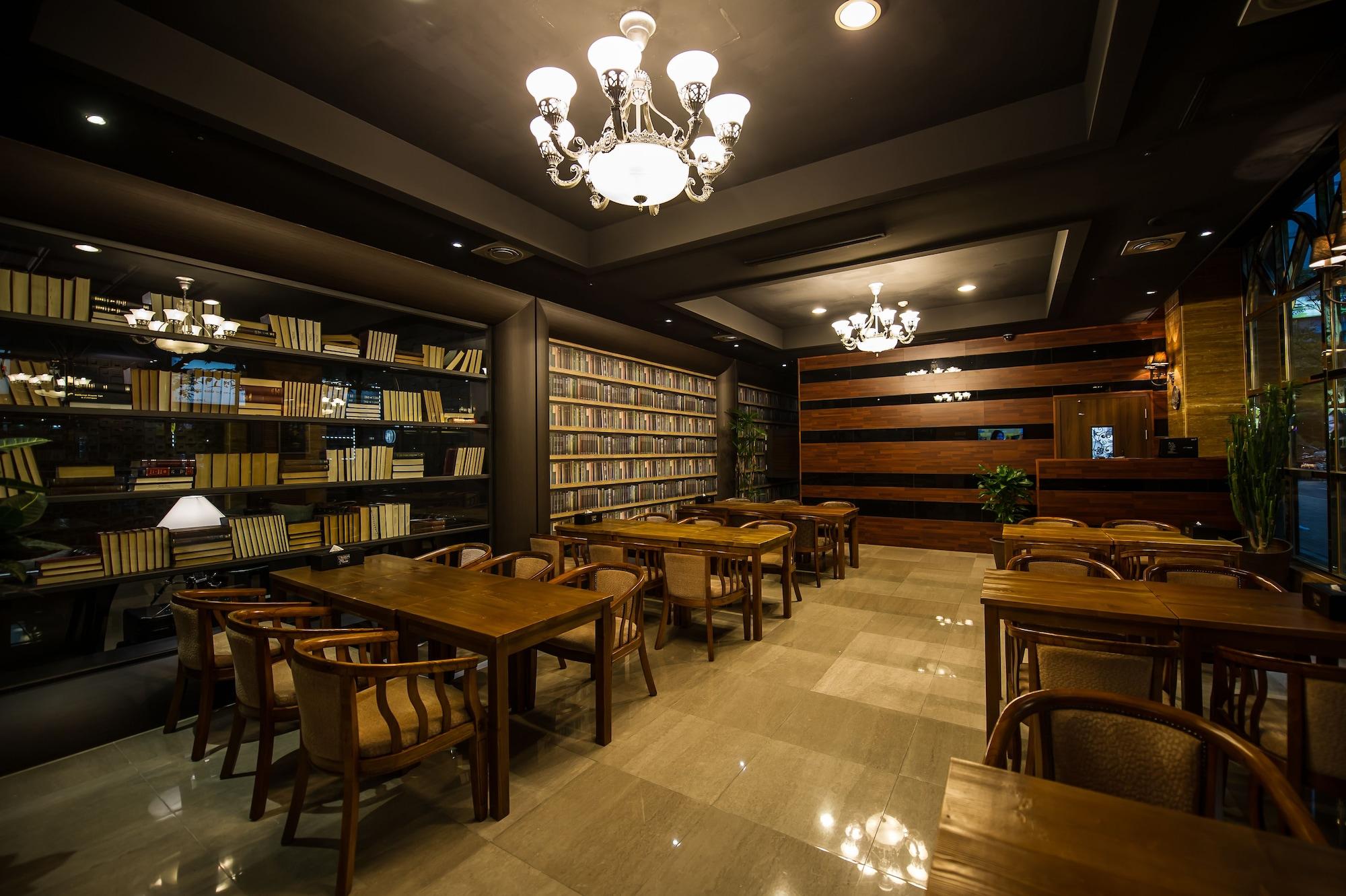 Bar/Salón Floce Hotel