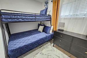 Alquiler Vacacional - Renovated Comfy Downtown Orlando Duplex. Sleeps 8