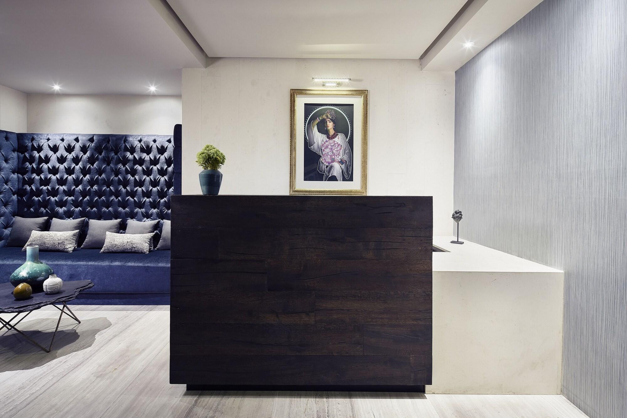 Vista Lobby Frida Boutique Stays by Viadora