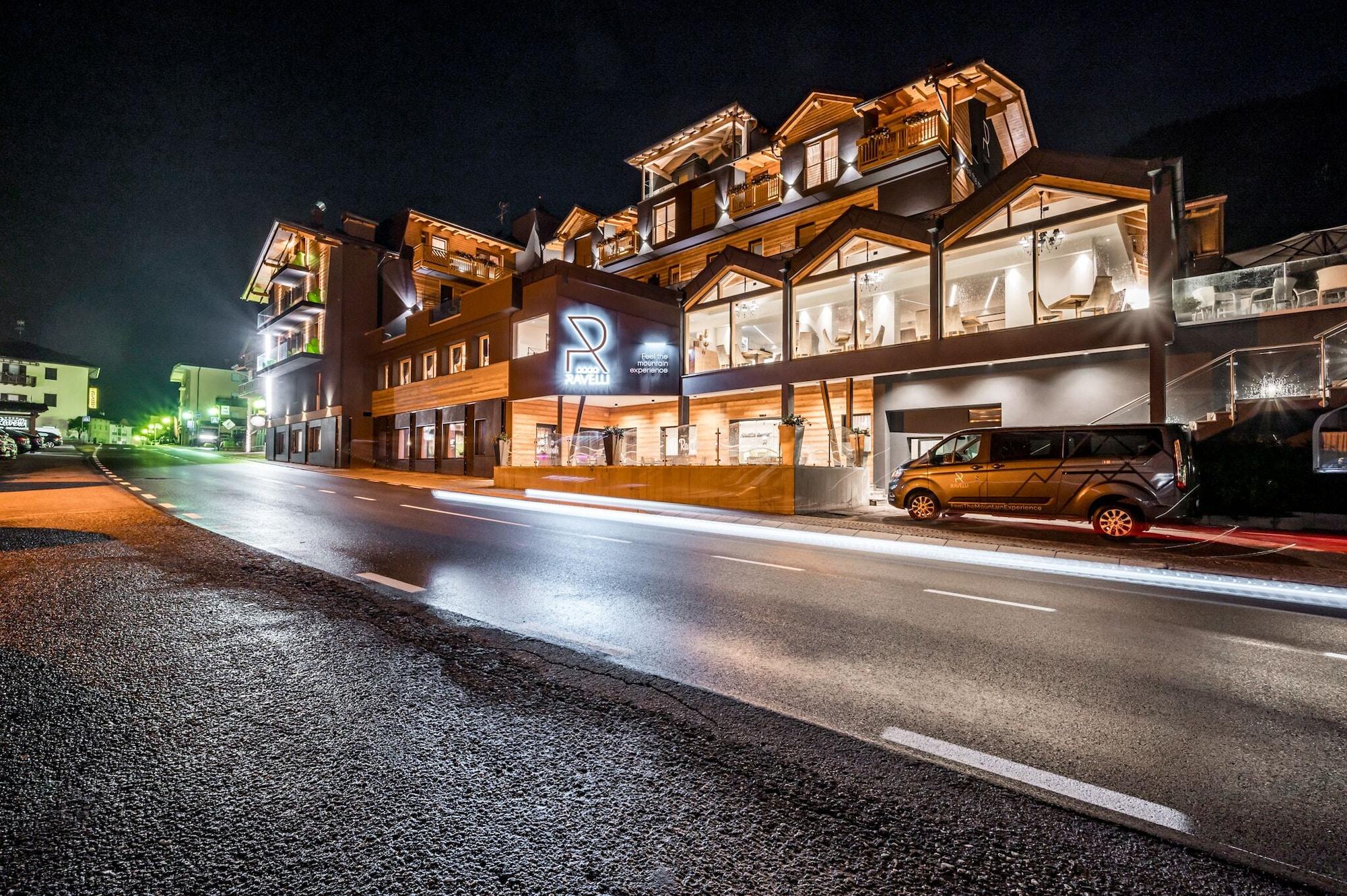 Vista Exterior Hotel Ravelli