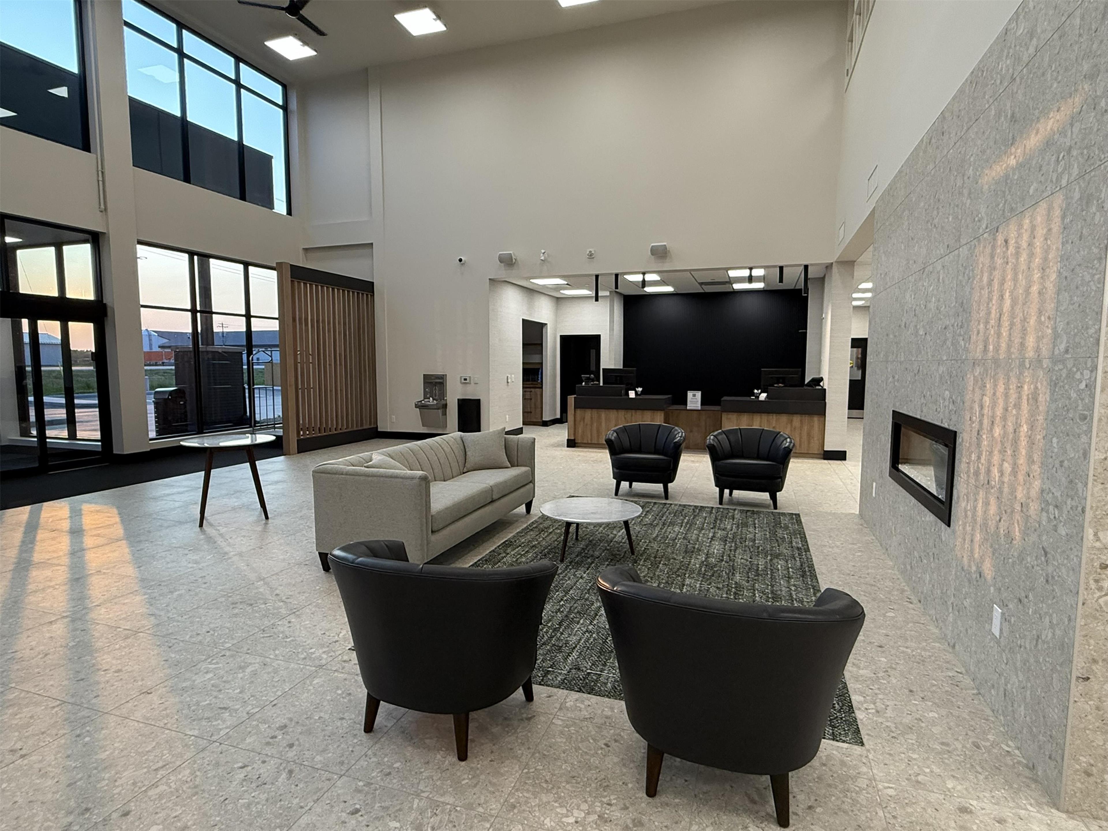 Vista Lobby Best Western Plus Neepawa Hotel