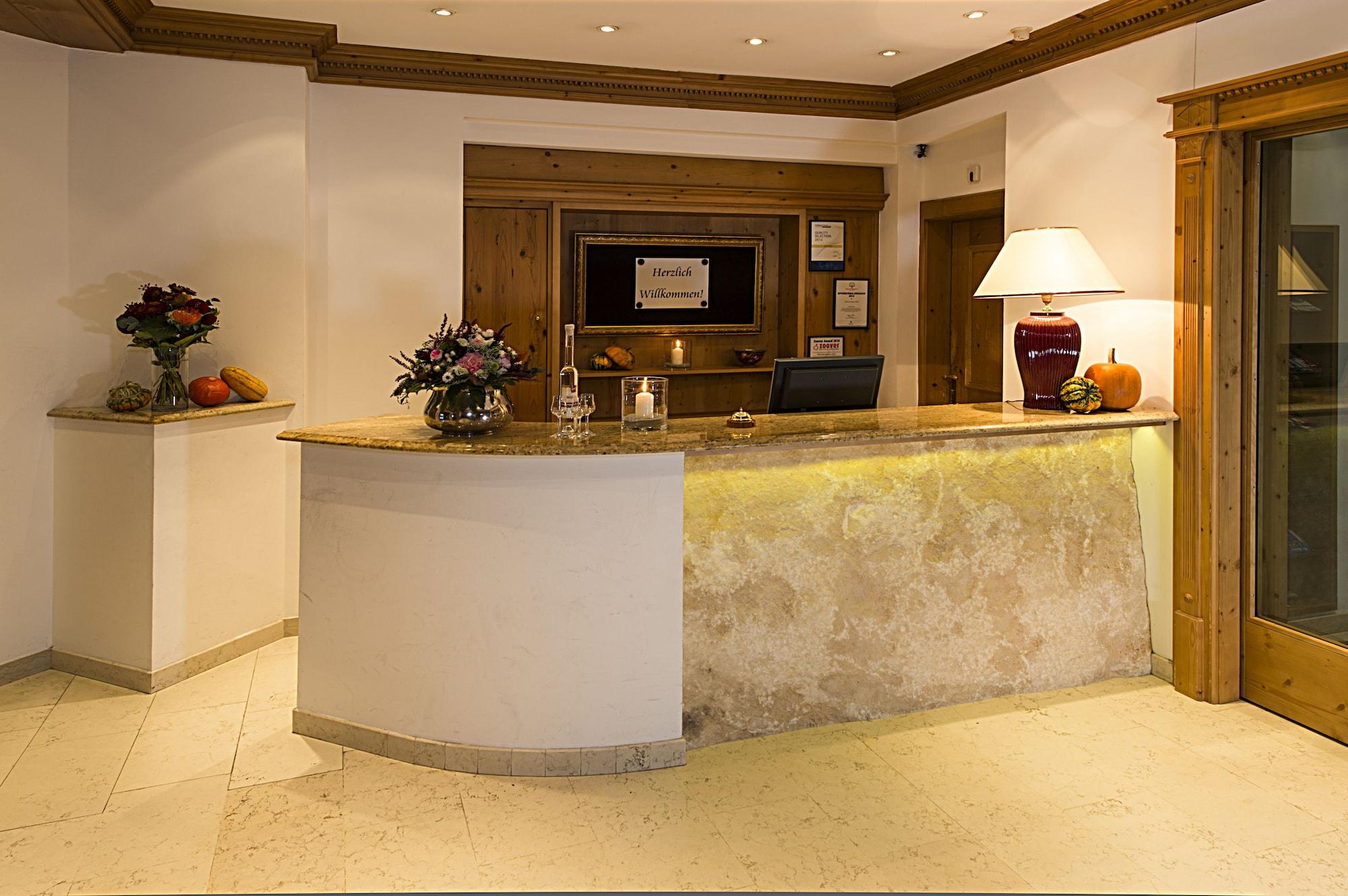 Vista Lobby Hotel zum Pinzger