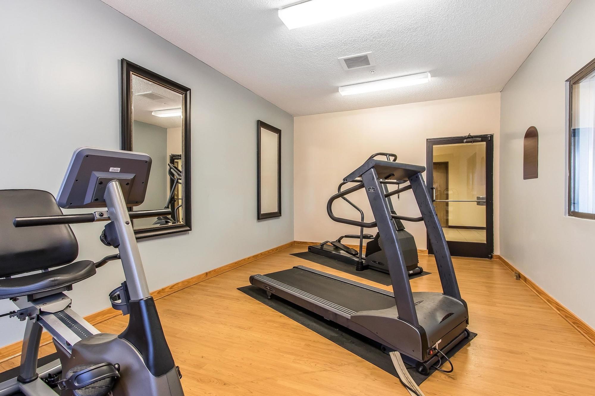 Gimnasio Quality Inn & Suites