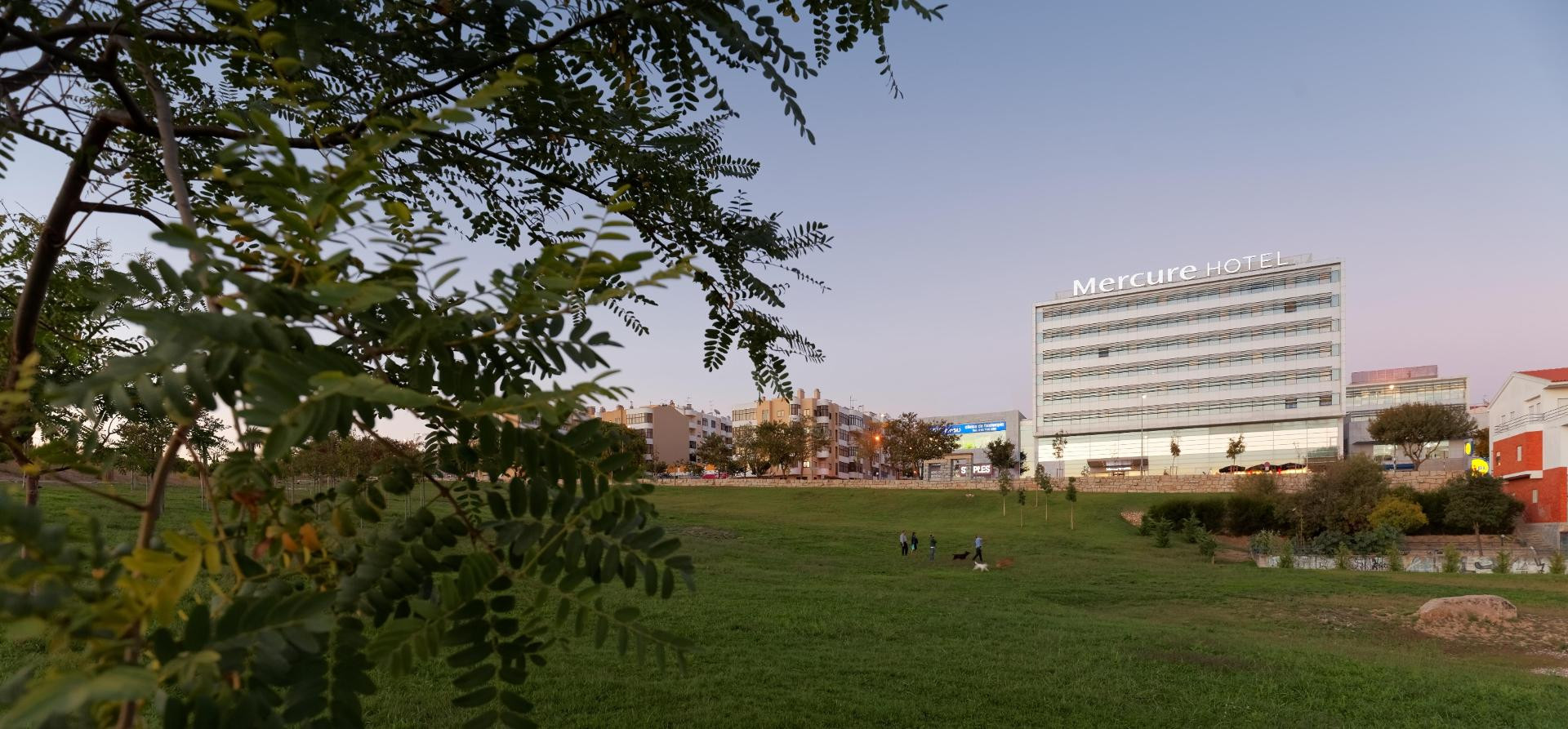 Vista Exterior Mercure Lisboa Almada