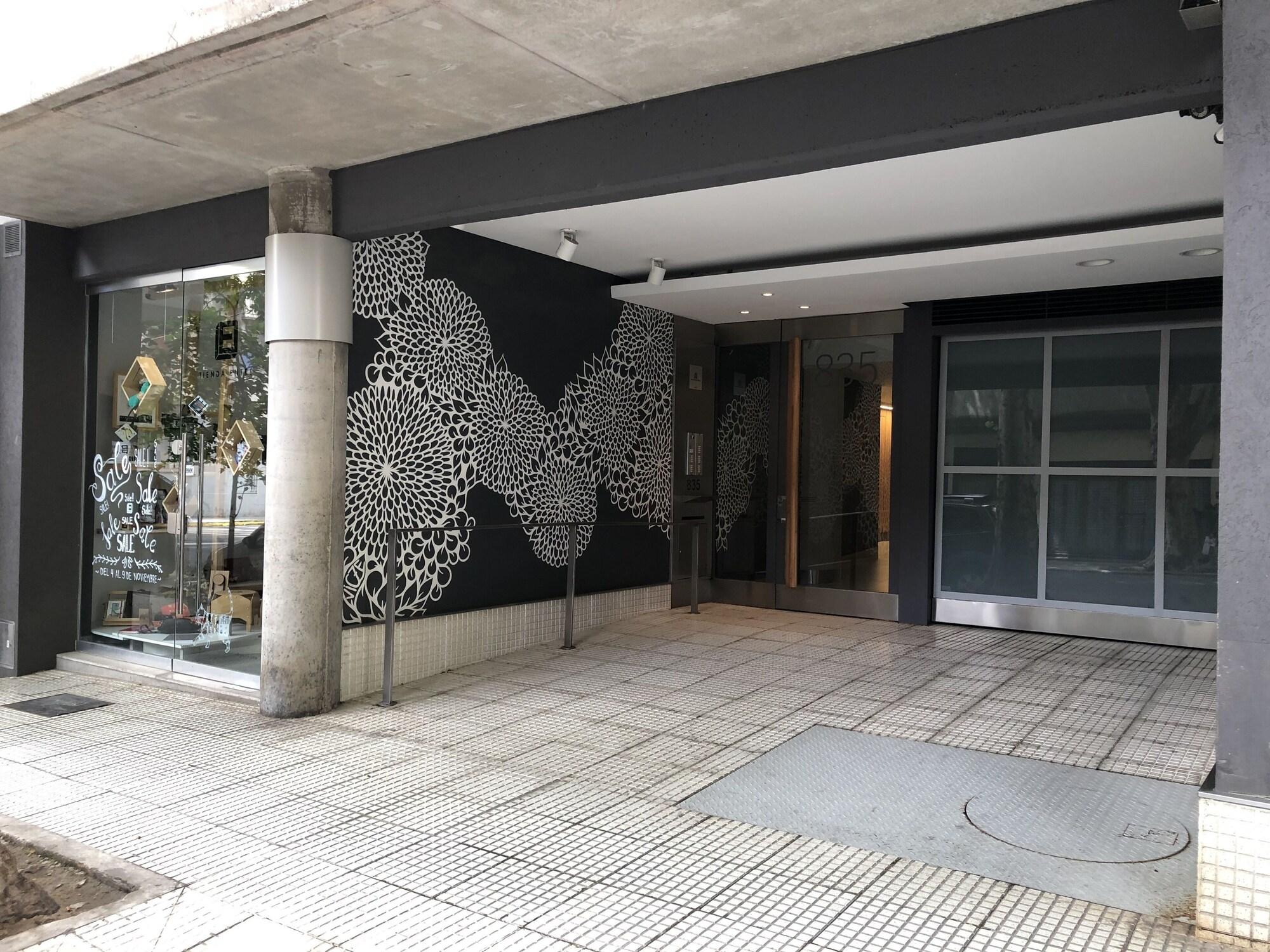 Varios Salguero Suites
