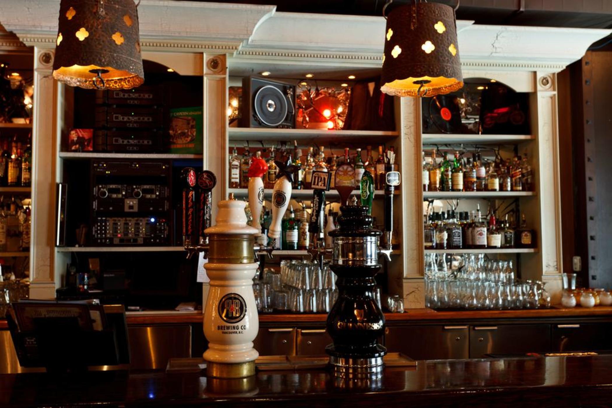 Bar/Salón Quality Inn & Suites