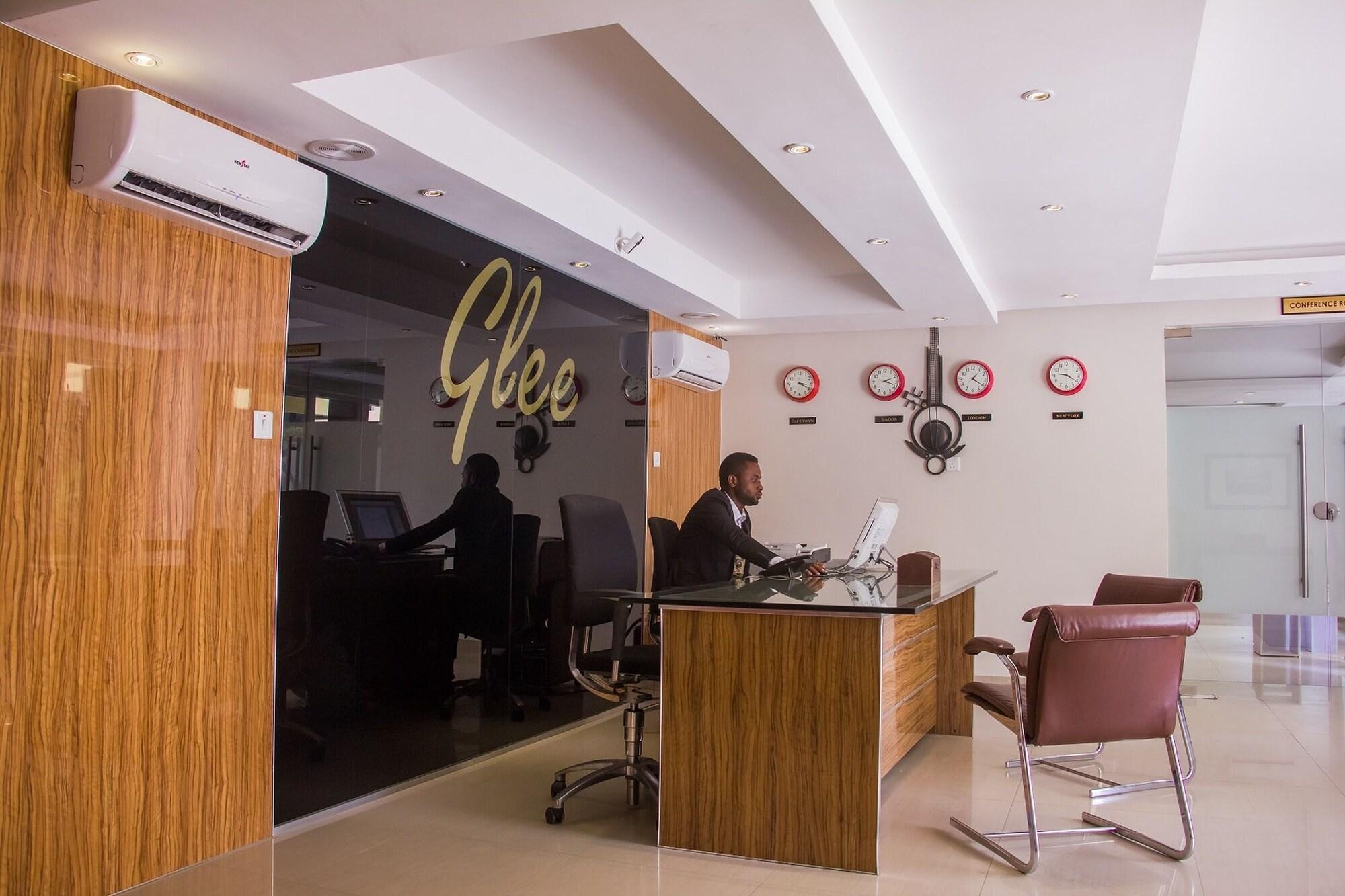 Vista Lobby Glee Hotel