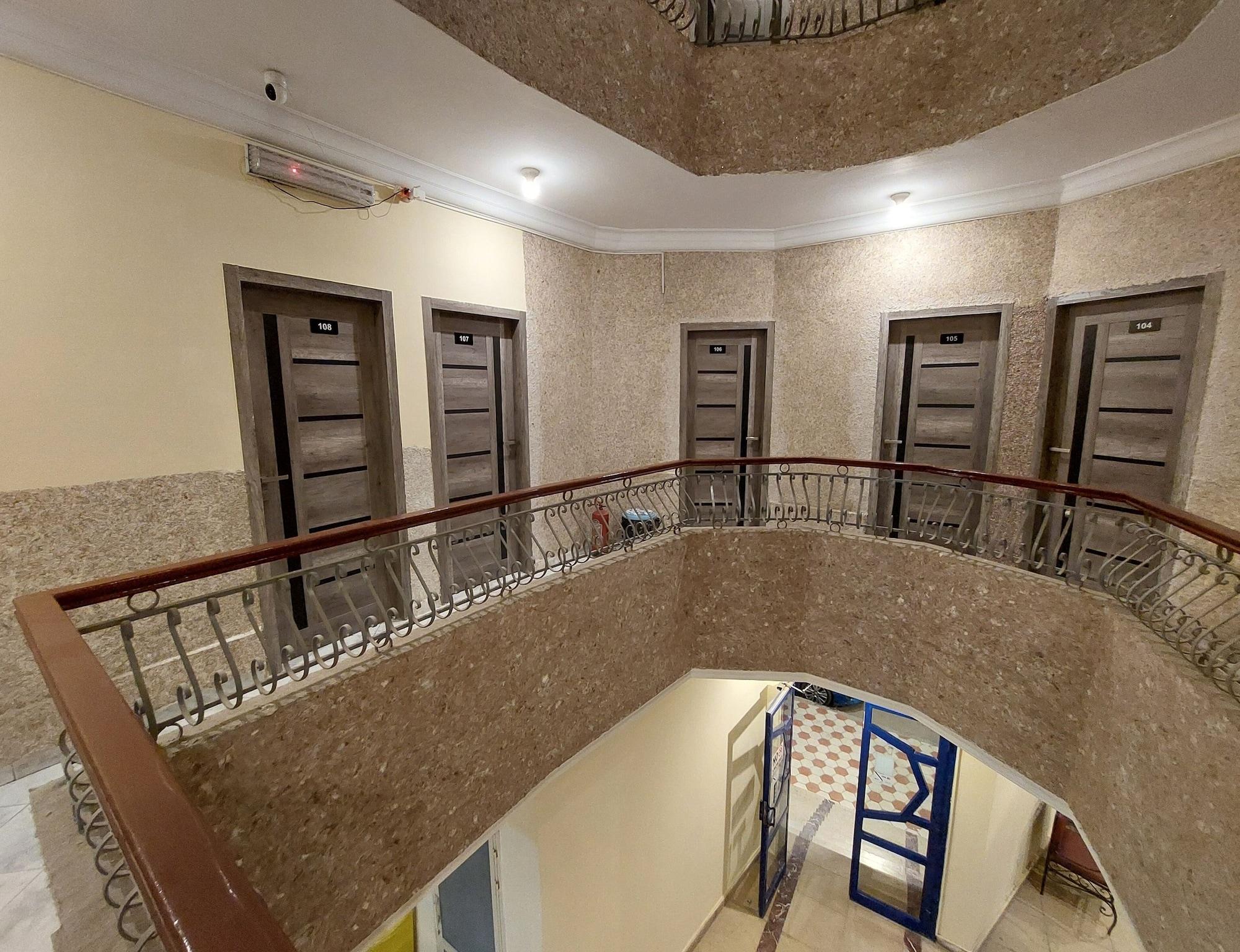 Varios Canary Hotel
