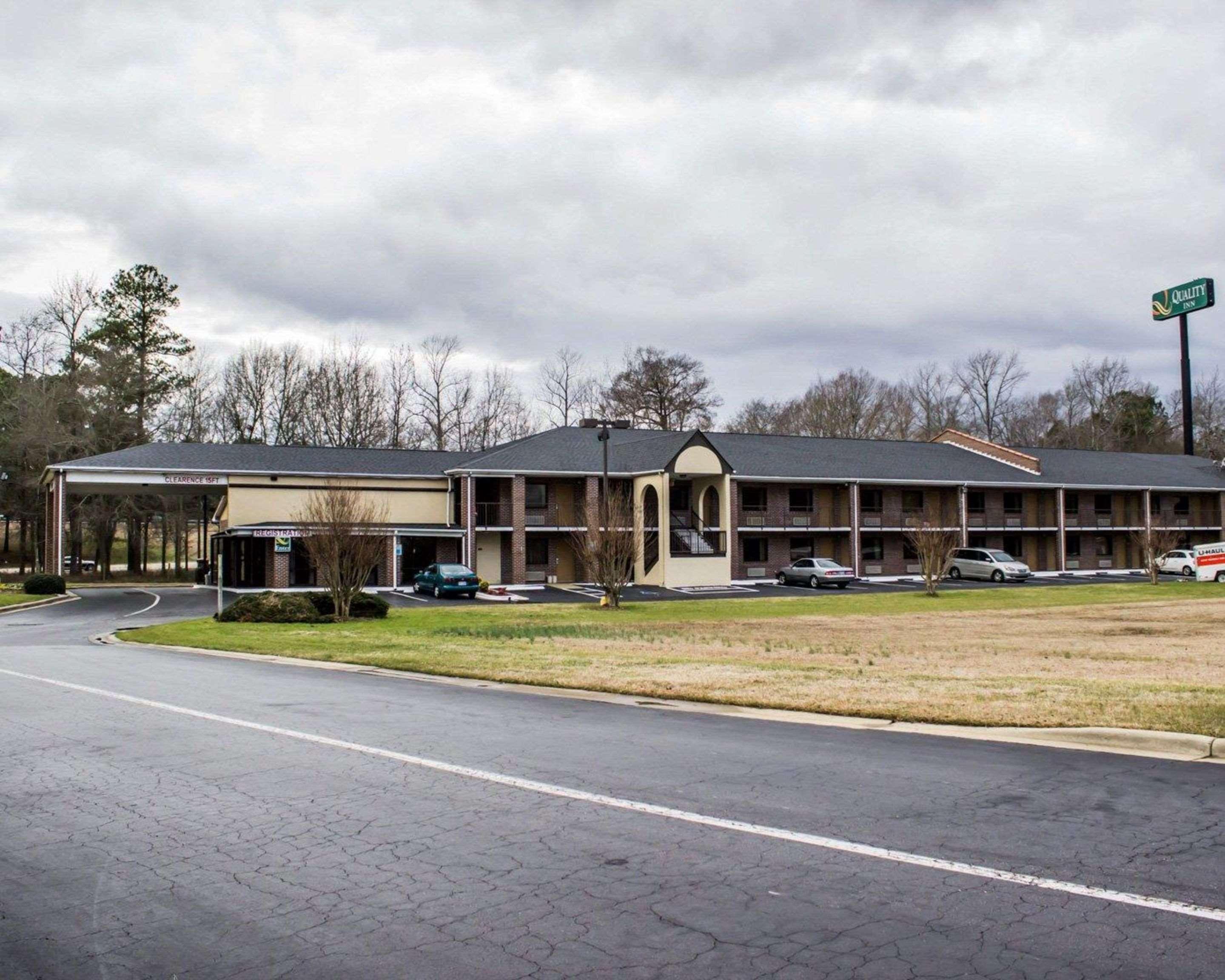 Vista Exterior Quality Inn Kenly I-95