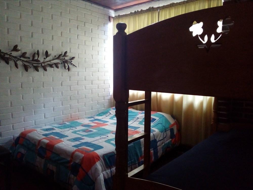 Hotel Hostel y Restaurante Casa Jacaranda