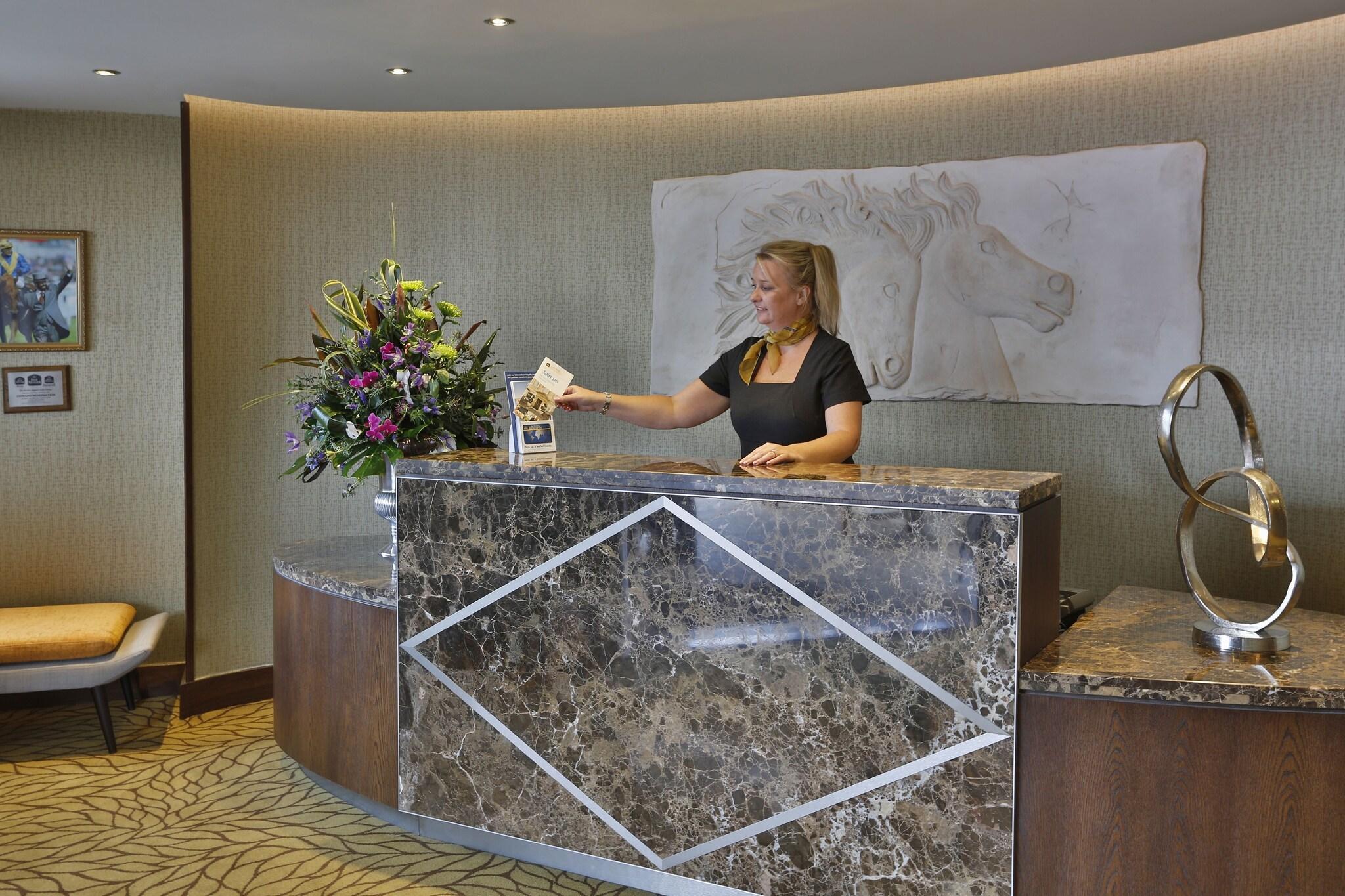 Vista Lobby Best Western Heath Court Hotel