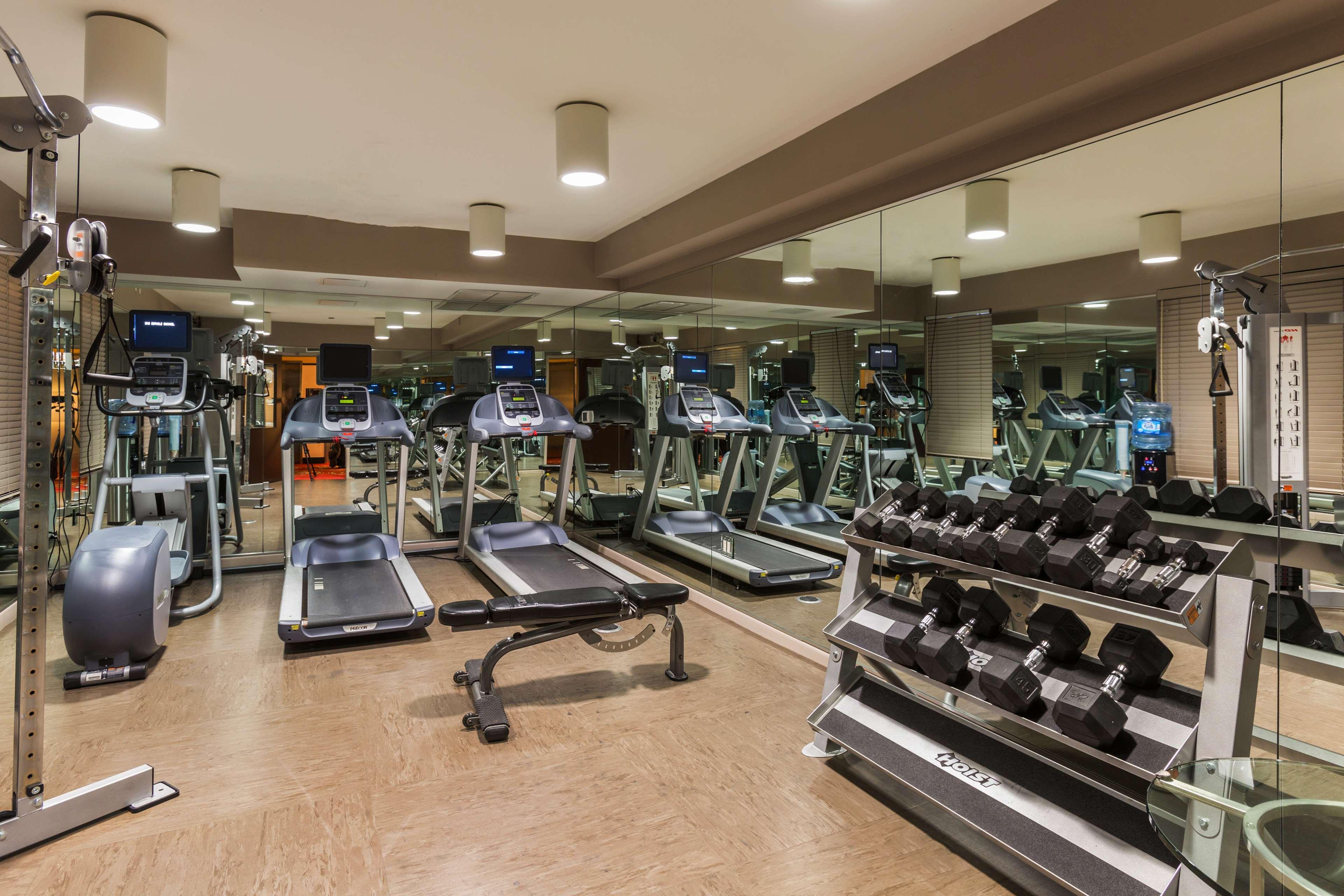 Gimnasio The Sam Houston, Curio Collection by Hilton