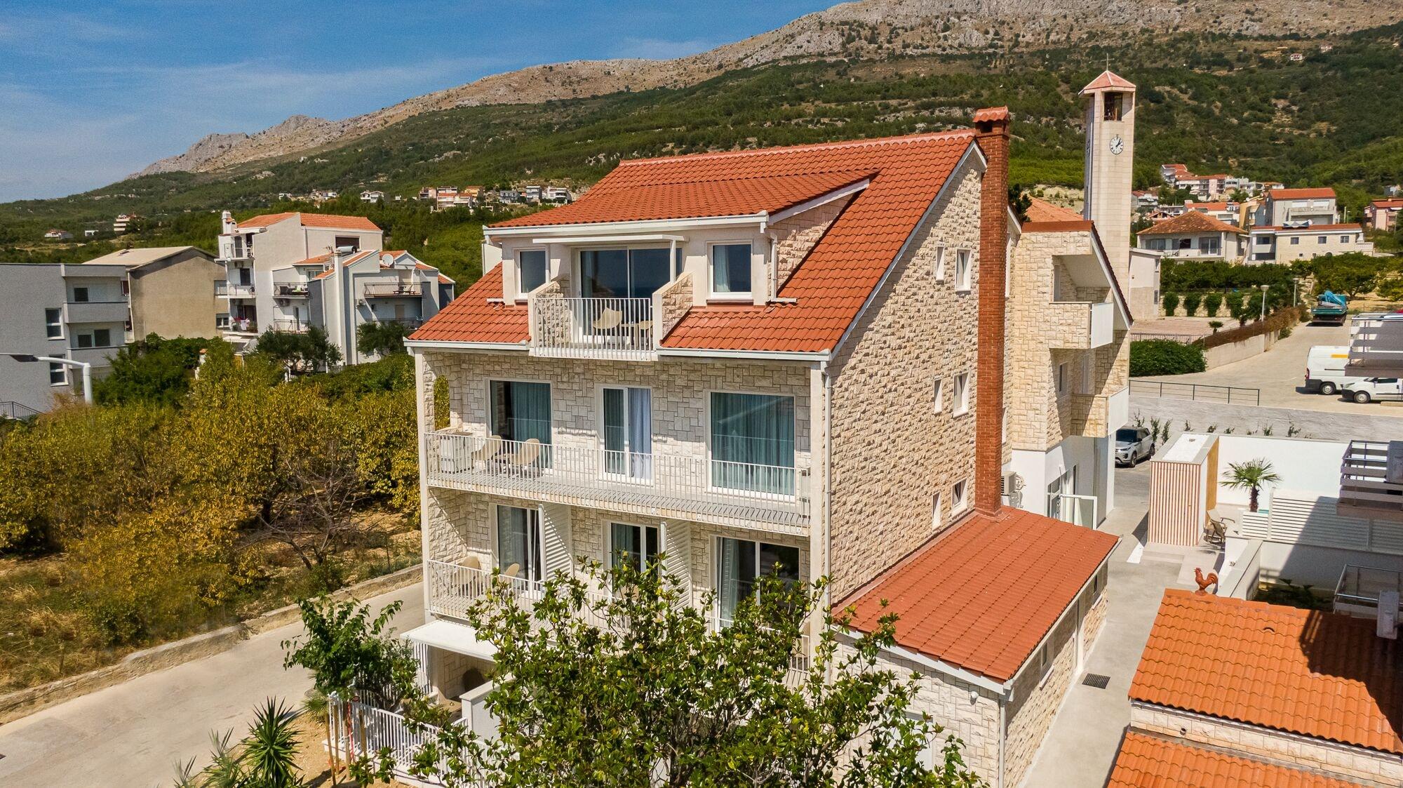 Vista Exterior Villa Miki