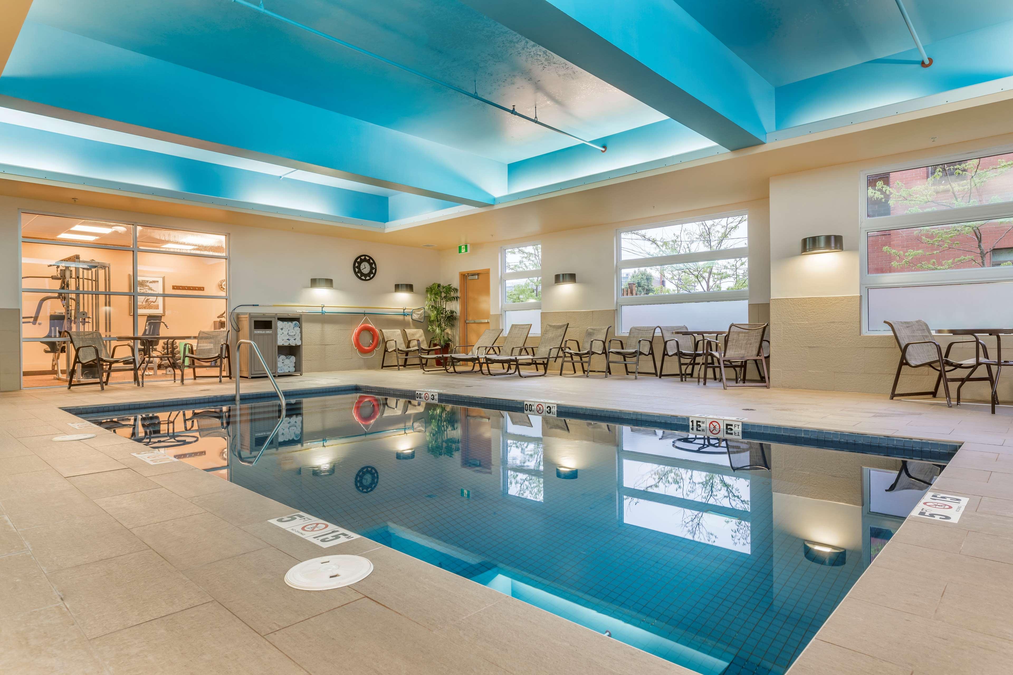 Vista Piscina Best Western Plus Bathurst Hotel & Suites