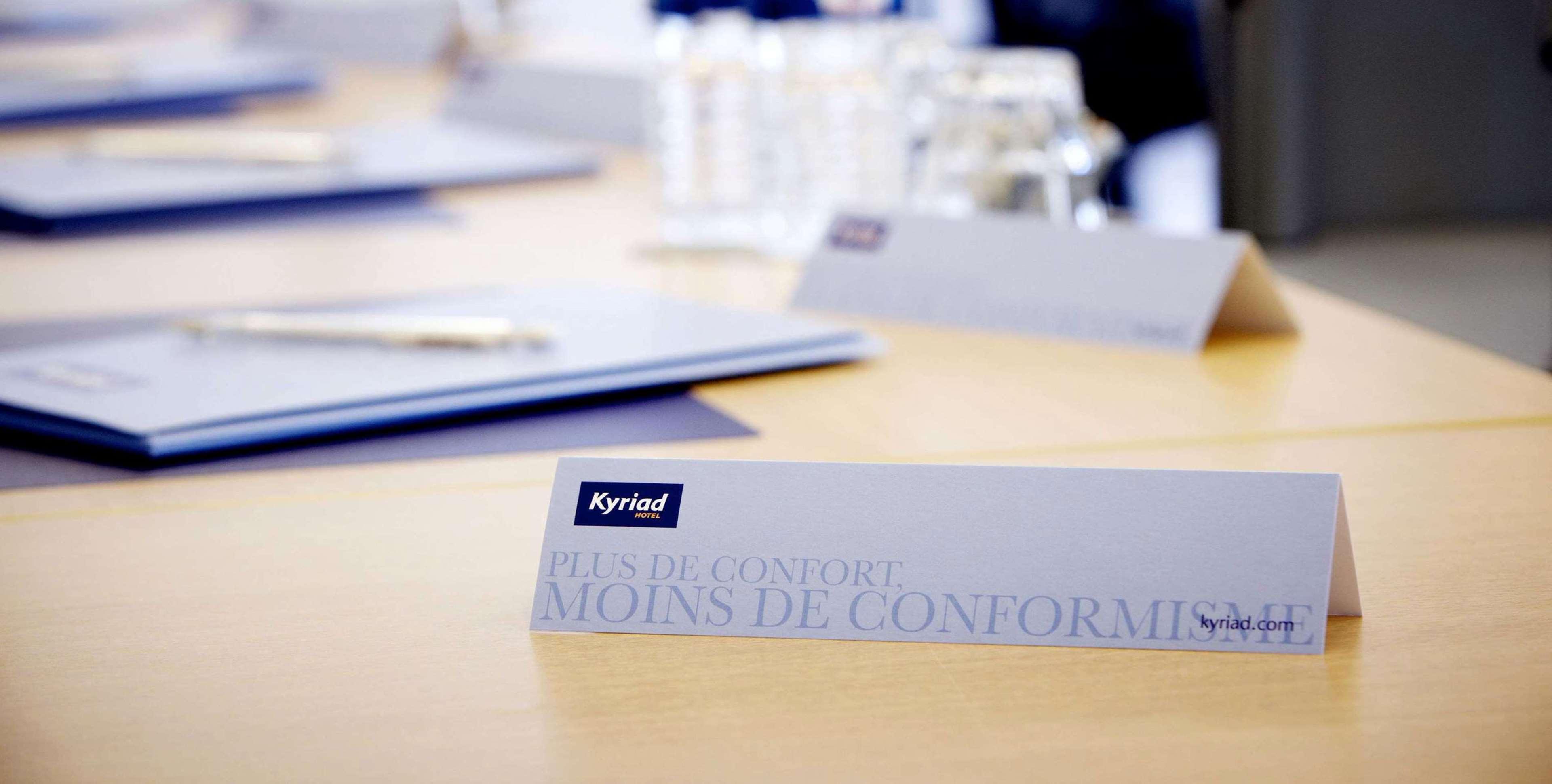 Centro de Negocios Kyriad Carentan