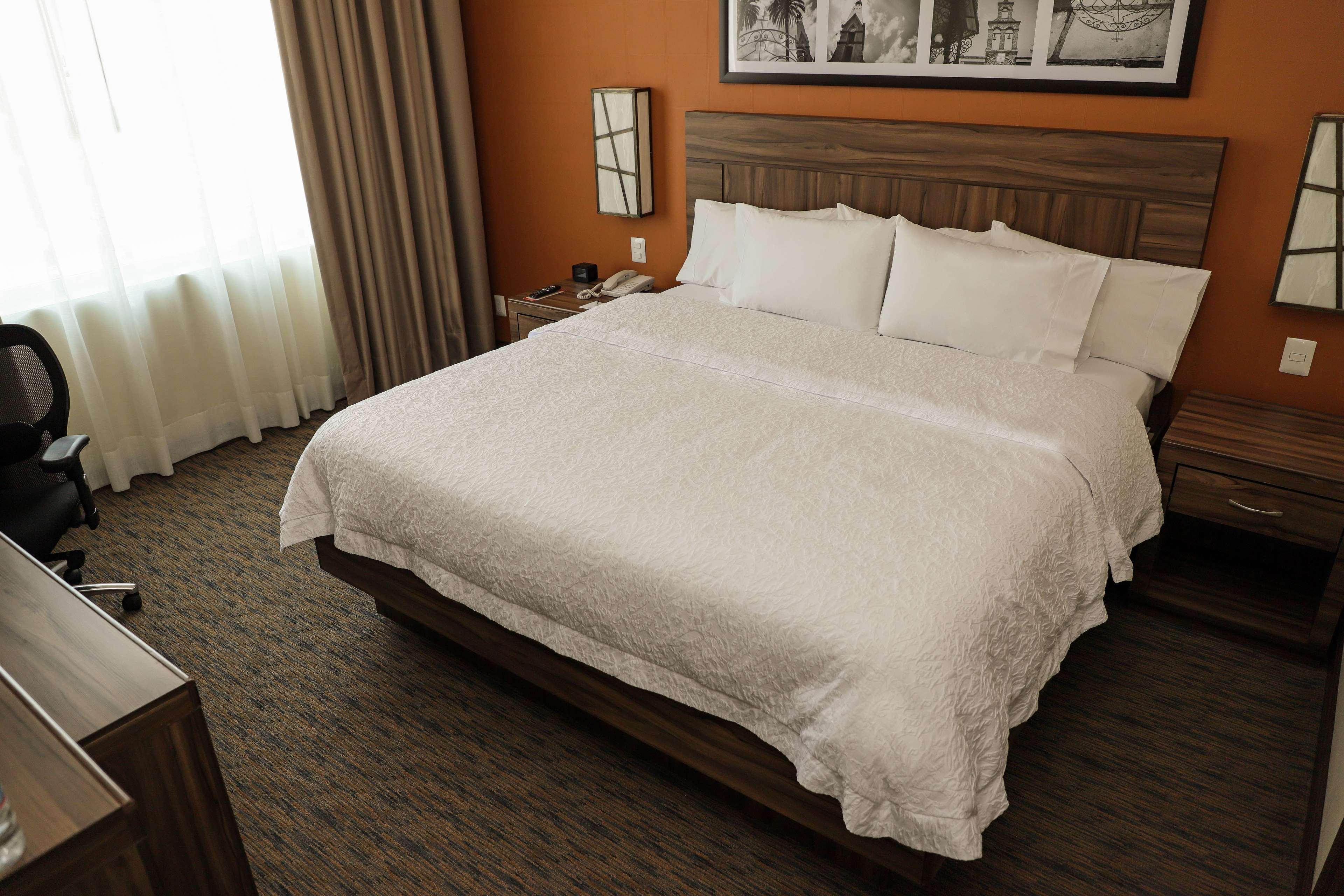 Habitación Hampton Inn by Hilton Irapuato
