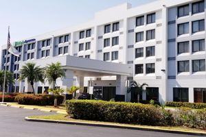 Alojamiento - Holiday Inn Express & Suites Miami - Hialeah by IHG