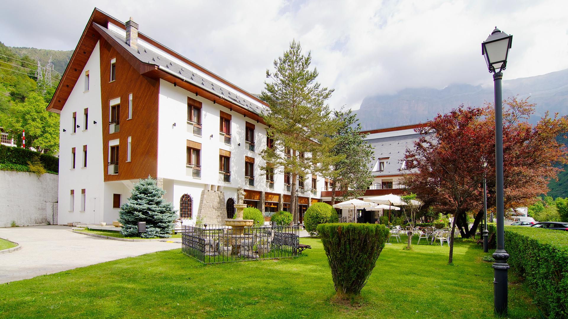 Vista Exterior Silken Ordesa